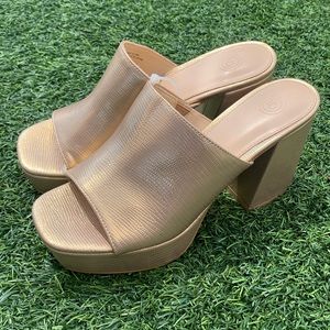 Gold Heels/Pumps Y2K style